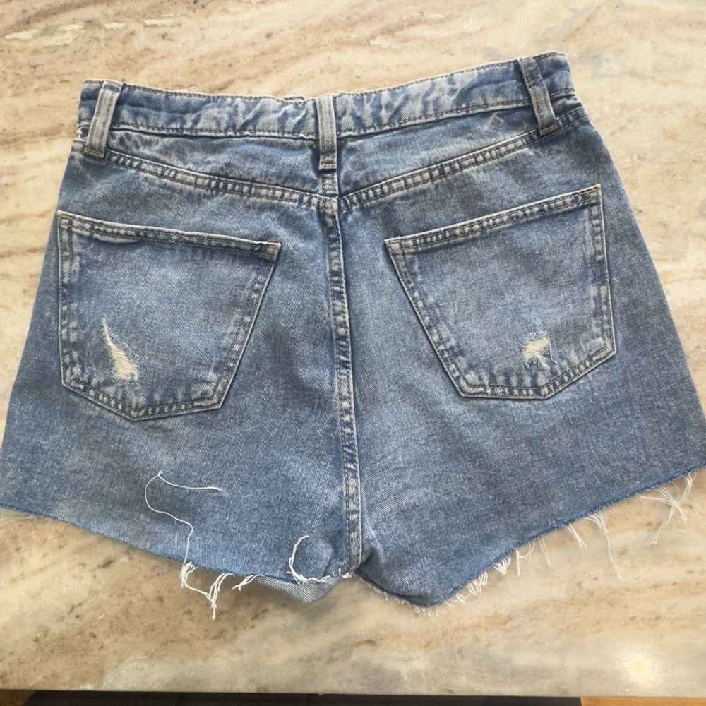 Jean short - Picture 2 of 3